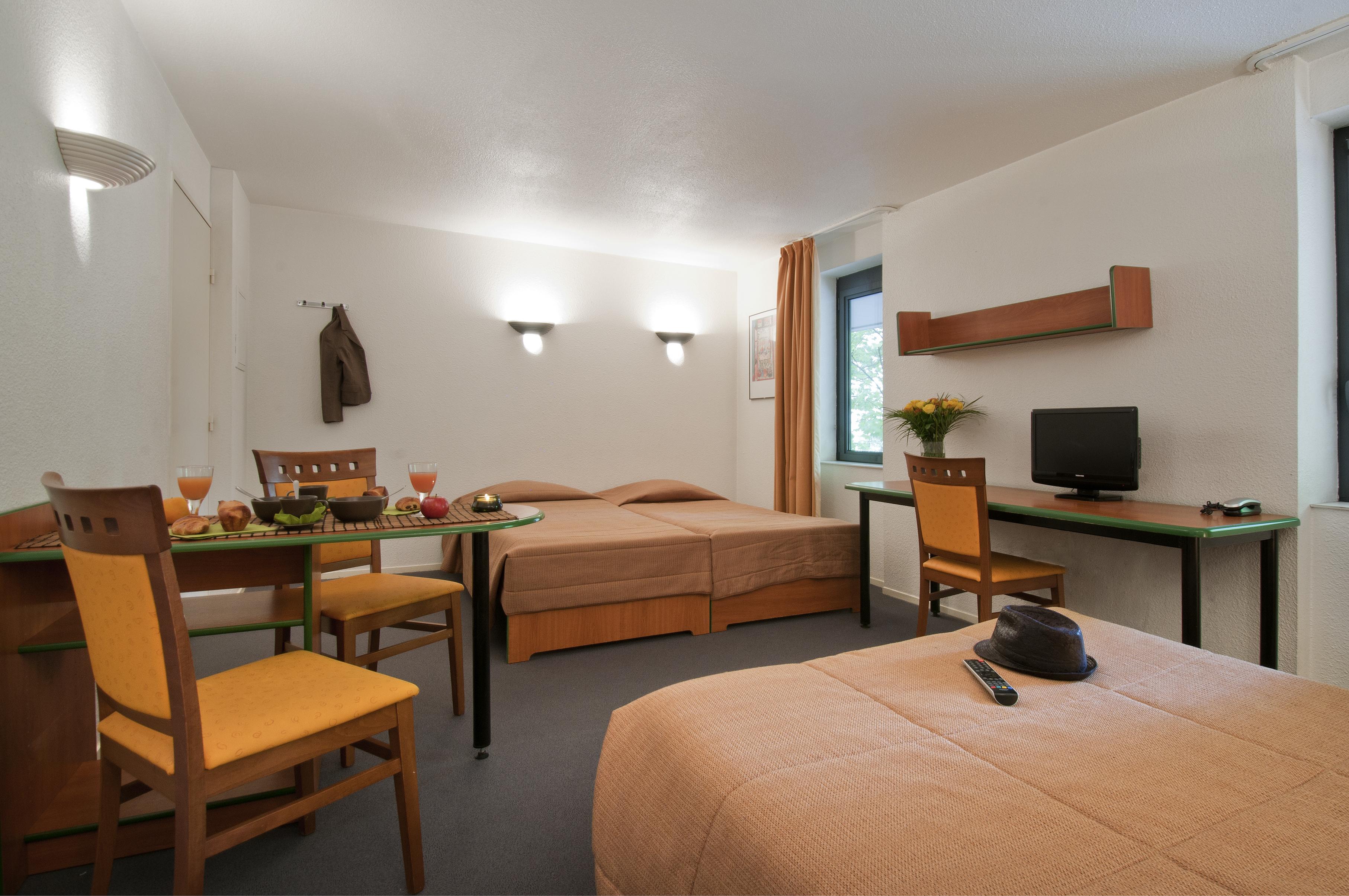 Aparthotel Adagio Access La Defense - Leonard De Vinci Courbevoie Eksteriør bilde